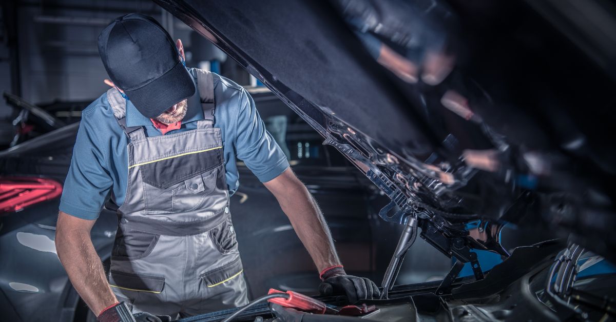 You are currently viewing 5 things to ask your mechanic about engine oil when servicing your car